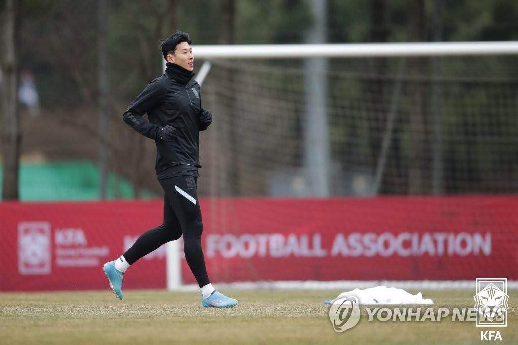 Son Heung-min of the South Korean men's national football team trains at the National Football Center in Paju, Gyeonggi Province, on March 23, 2022, on the eve of a World Cup qualifying match against Iran, in this photo provided by the Korea Football Association. (PHOTO NOT FOR SALE) (Yonhap)
