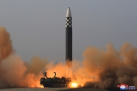 (LEAD) N.K. media boast of ICBM launch 'success'