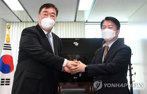 (2ª AMPLIACIÓN) Ahn busca la cooperación de China para la estabilidad en la península coreana