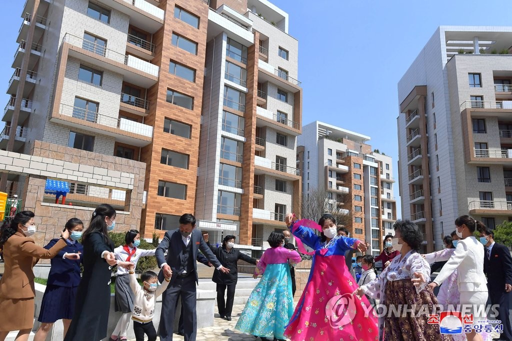 New luxury homes in Pyongyang Yonhap News Agency