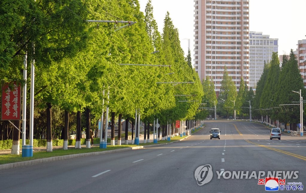 북한,코로나 봉쇄로 인해 텅빈 평양의 도로