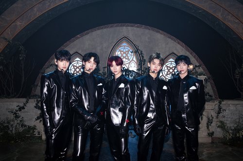 This photo, provided by Big Hit Music, shows South Korean boy band Tomorrow by Together. (PHOTO NOT FOR SALE) (Yonhap)