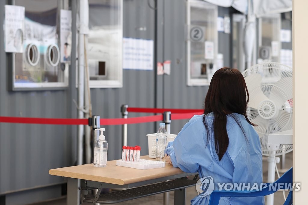 韓国の新規コロナ感染者６１７２人　３日連続１万人下回る