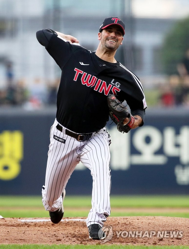 14th June, 2023. Baseball: Samsung Lions vs. LG Twins LG Twins starter Adam  Plutko throws a pitch during a Korea Baseball Organization regular season  game against the Samsung Lions at Jamsil Baseball