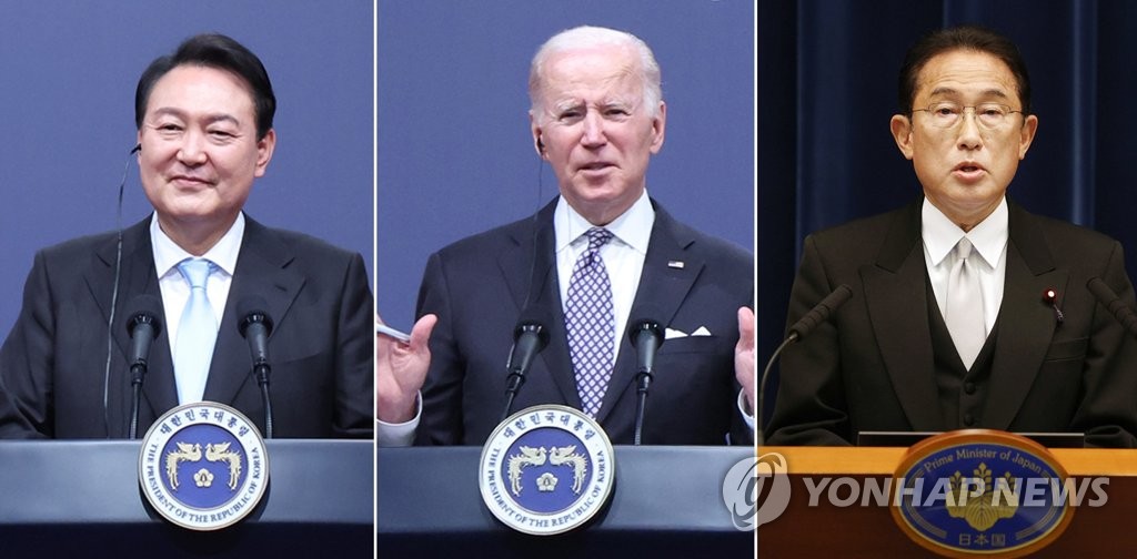 Ces photos composites montrent (de la g. vers la dr.) le président Yoon Suk-yeol, le président américain Joe Biden et le Premier ministre japonais Fumio Kishida. (Photo d'archives Yonhap) 
