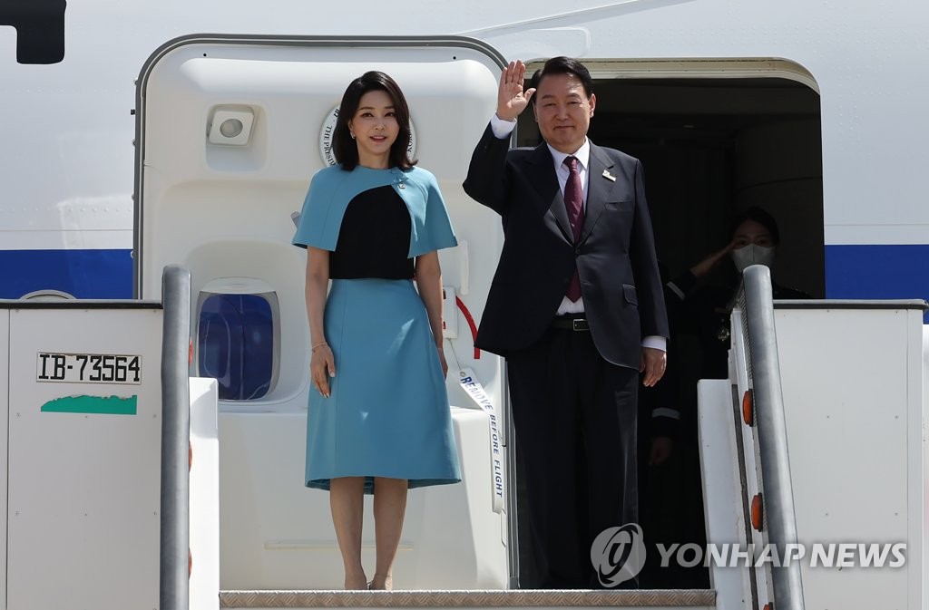 Presidential office's hiring of Yoon's relative poses no legal issues: official