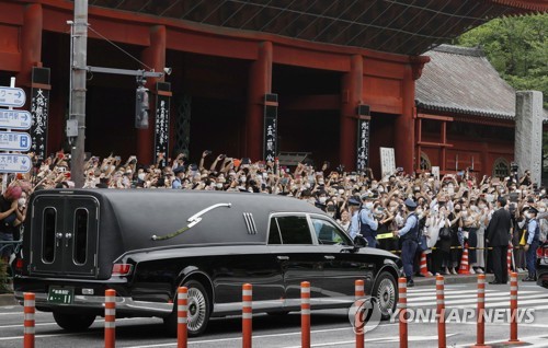 기시다 "아베 장례식 올가을 '국장'으로 거행"(종합)