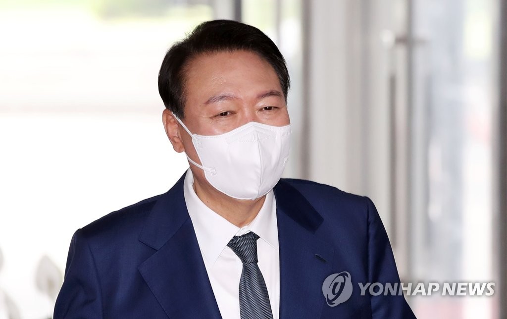 President Yoon Suk-yeol (Pool photo) (Yonhap)