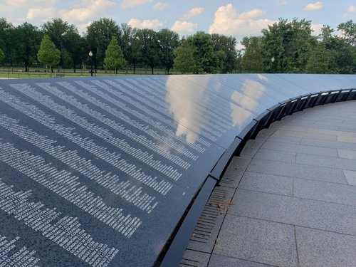 완공을 앞둔 미국 워싱턴DC의 한국전쟁 기념공원 내 '추모의 벽'