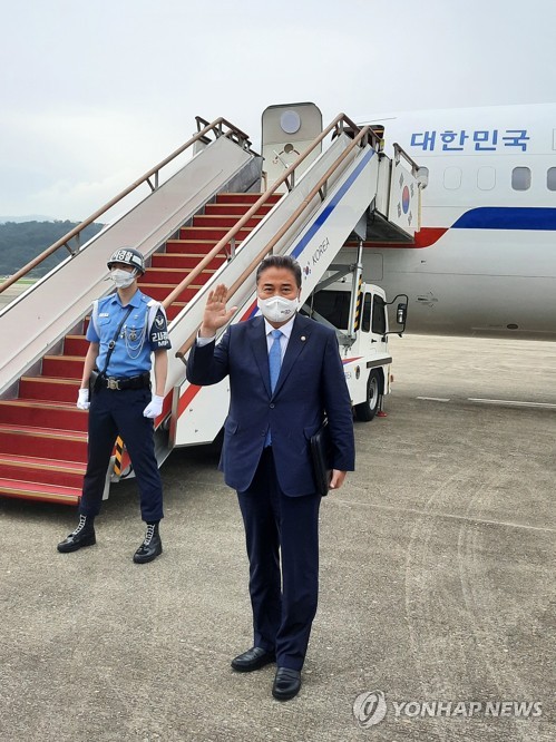 عودة وزير الخارجية "بارك جين" إلى كوريا بعد زيارته إلى الصين