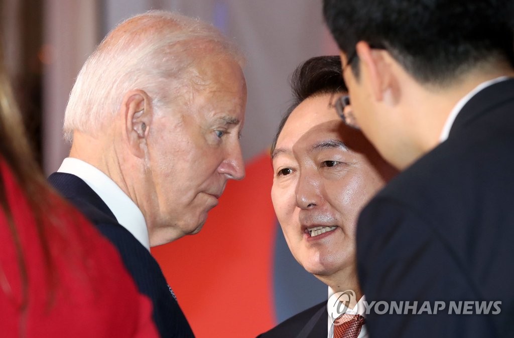 يون يطلب من بايدن حل مخاوف كوريا الجنوبية بشأن قانون خفض التضخم