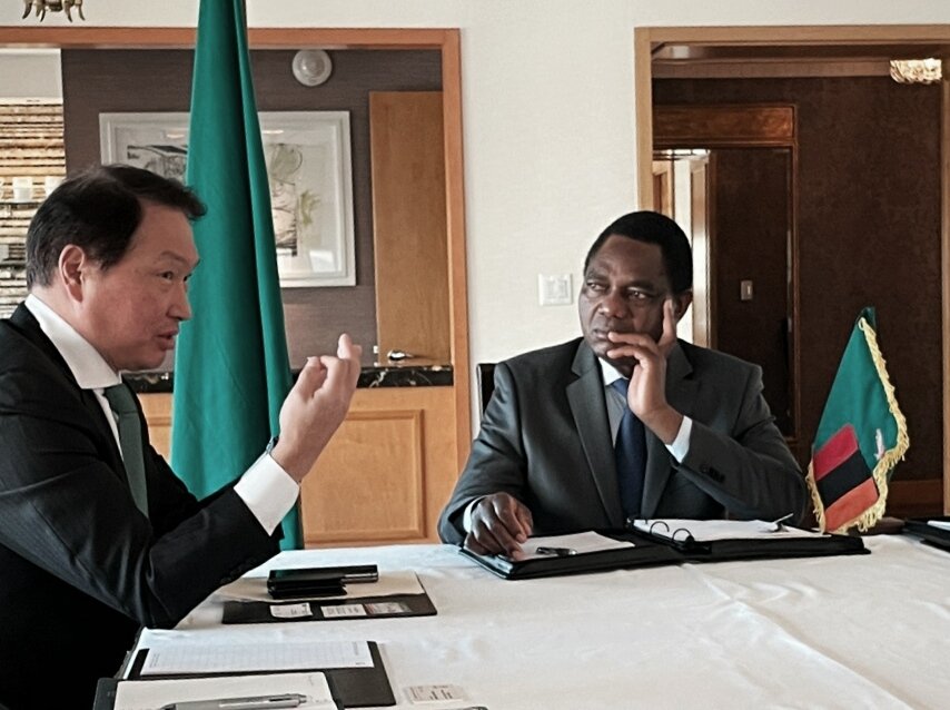 Patron de SK avec le président zambien