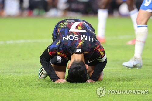 Son Heung-min of South Korea reacts to a missed opportunity against Costa Rica during the countries' men's friendly football match at Goyang Stadium in Goyang, Gyeonggi Province, on Sept. 23, 2022. (Yonhap)