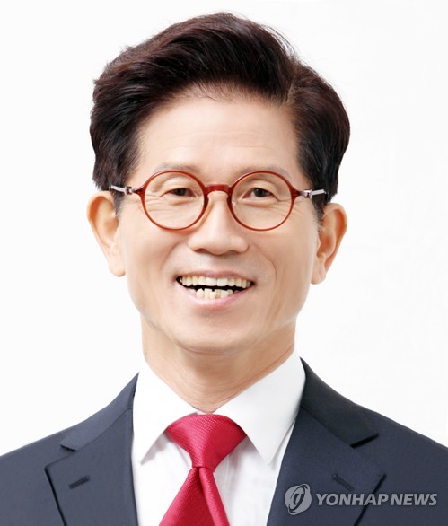 윤 대통령, 경사노위 위원장에 김문수 전 경기지사 임명