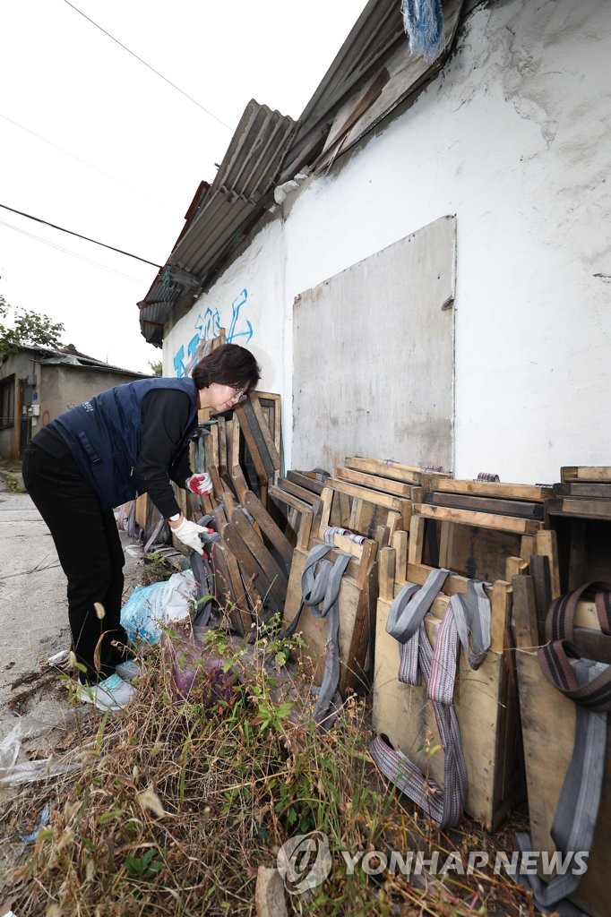 많은 이들의 도움이 다시 이어지길 기다리며