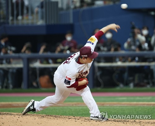 A Korean Baseball Player Is Winning over All the Noonas with His