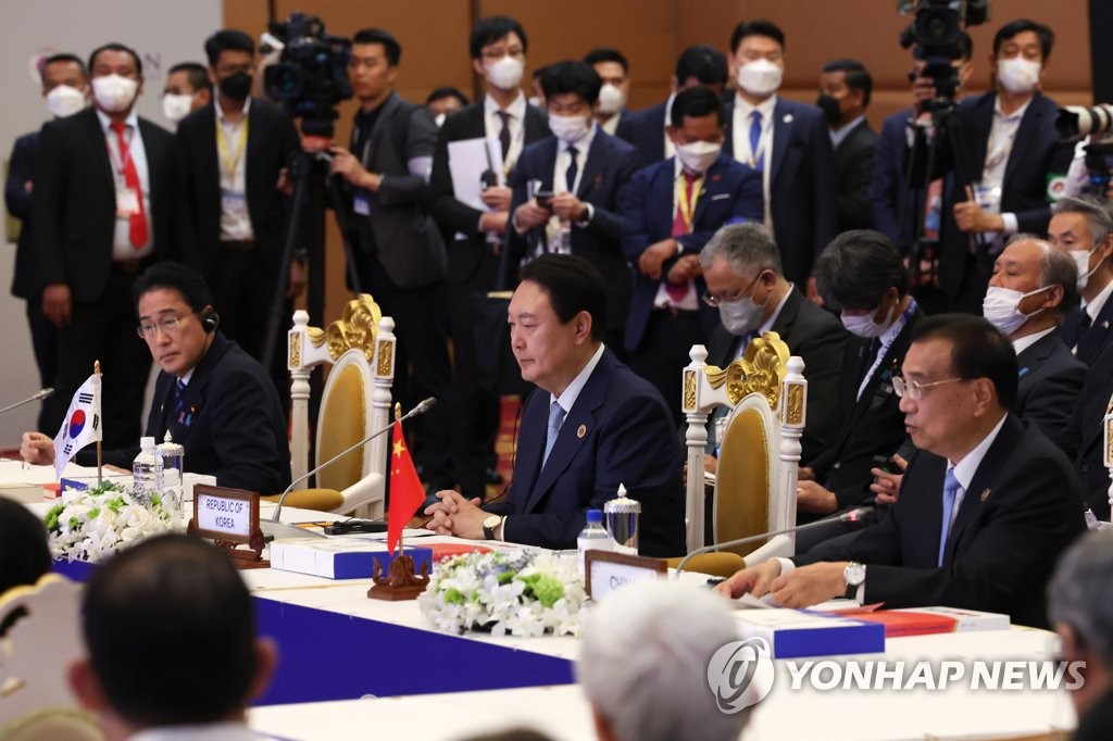 (عاجل)رئيس الوزراء الصيني يتعهد بلعب دور بناء لتحقيق اخلاء شبه الجزيرة الكورية من الأسلحة النووية