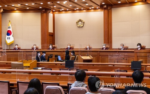 11월 선고 심판 시작하는 헌법재판관들
