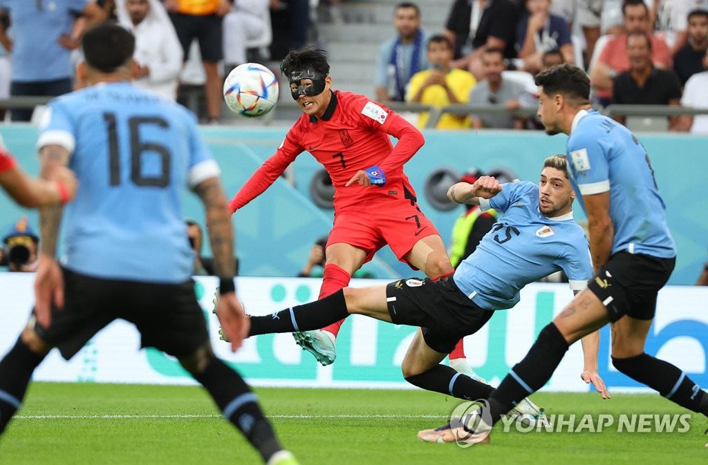 كوريا الجنوبية تتعادل مع أوروغواي سلبيا في أولى مبارياتها في مونديال قطر - 1
