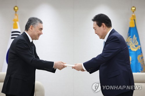 Yoon meets Turkmenistan parliamentary leader