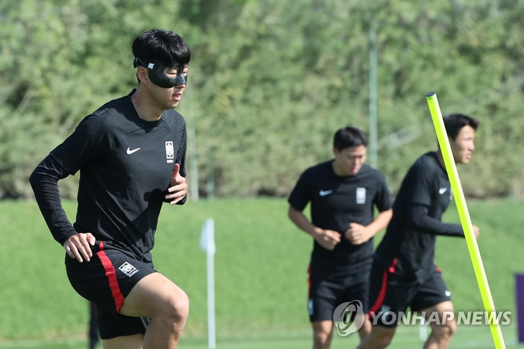 Son Heung-min of South Korea trains for the team's round of 16 match against Brazil at the FIFA World Cup at Al Egla Training Site in Doha on Dec. 4, 2022. (Yonhap)