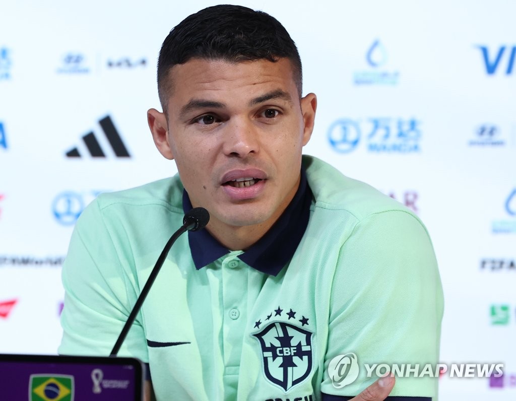 Brazil captain Thiago Silva speaks at a press conference at the Main Media Centre for the FIFA World Cup in Al Rayyan, west of Doha, on Dec. 4, 2022, the eve of his team's round of 16 match against South Korea. (Yonhap)
