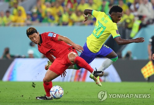 (كأس العالم) خروج كوريا الجنوبية من البطولة بعد الخسارة الثقيلة أمام البرازيل في دور الستة عشر - 2
