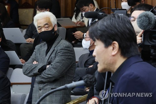 '이태원 참사' 용산서장·구청장 첫 재판서 혐의 부인