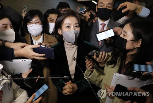 This Jan. 11, 2023, file photo shows Na Kyung-won, a former lawmaker of the ruling People Power Party, receiving reporters' questions at the party headquarters in western Seoul. (Pool photo) (Yonhap)