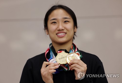 لاعبة كرة الريشة الكورية "أهن سيه-يونغ" تفوز ببطولتين دوليتين على التوالي