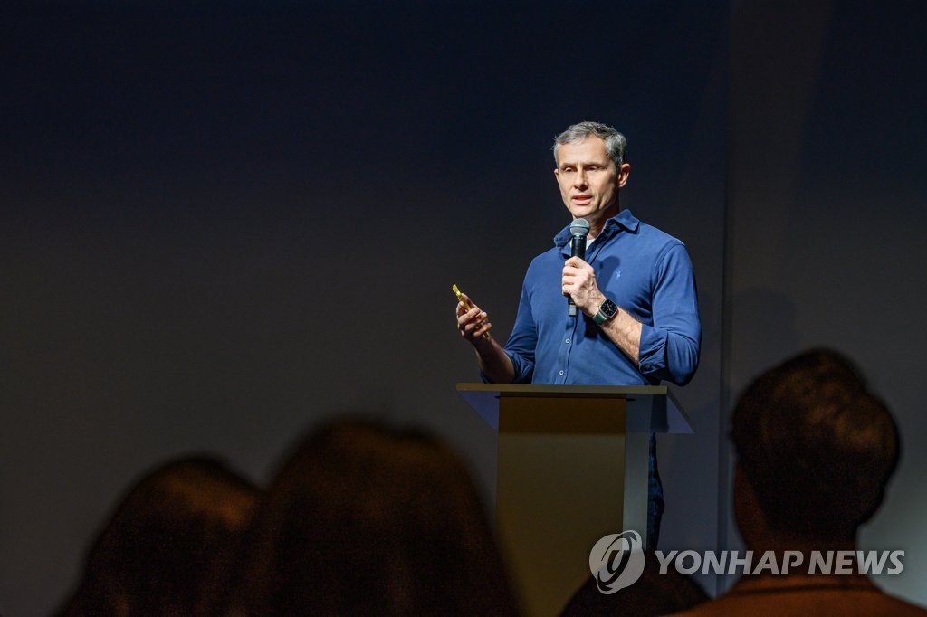This photo provided by Apple Inc. shows Duncan Olby, who oversees Apple Pay internationally, speaking during a press conference in Seoul on March 21, 2023. (PHOTO NOT FOR SALE) (Yonhap)