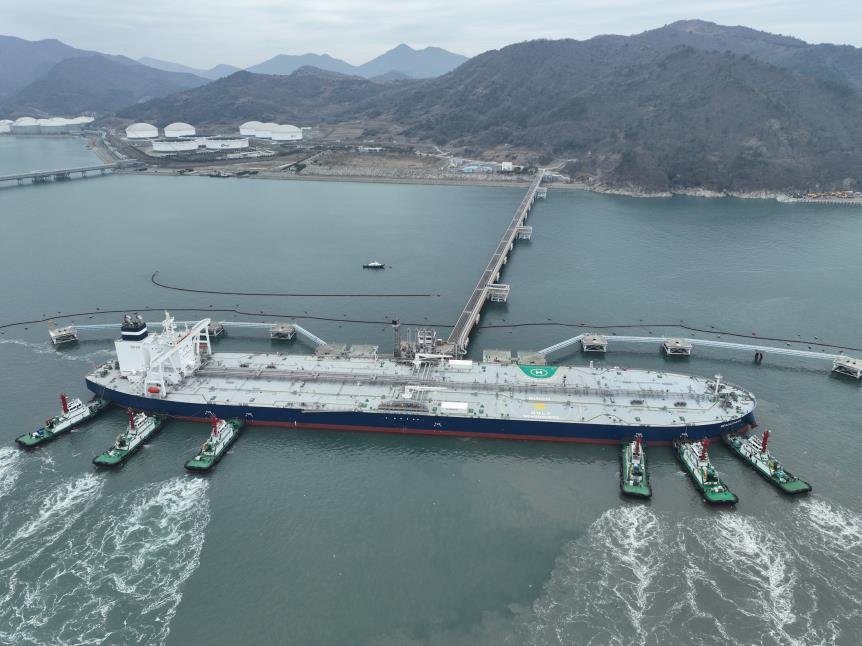 دخول المخزون المشترك الكوري والإماراتي من النفط الخام إلى كوريا الجنوبية