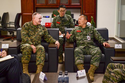 اجتماع قادة القوات البحرية الكورية والأمريكية