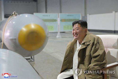 북, 핵무인수중공격정 수중폭발시험…수중핵무기 김정은 참관