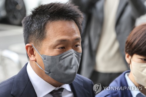 '테라' 주심판사 과거 신현성 인터뷰 논란…재판부 변경
