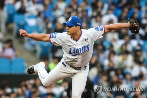Oh Seung-hwan of the Samsung Lions pitches against the Kiwoom Heroes during a Korea Baseball Organization regular season game at Daegu Samsung Lions Park in the southeastern city of Daegu on May 3, 2023, in this file photo provided by the Lions. (PHOTO NOT FOR SALE) (Yonhap)