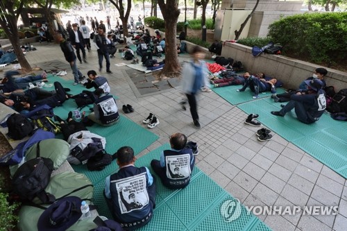 건설노조, 집회 후 서울 도심 노숙