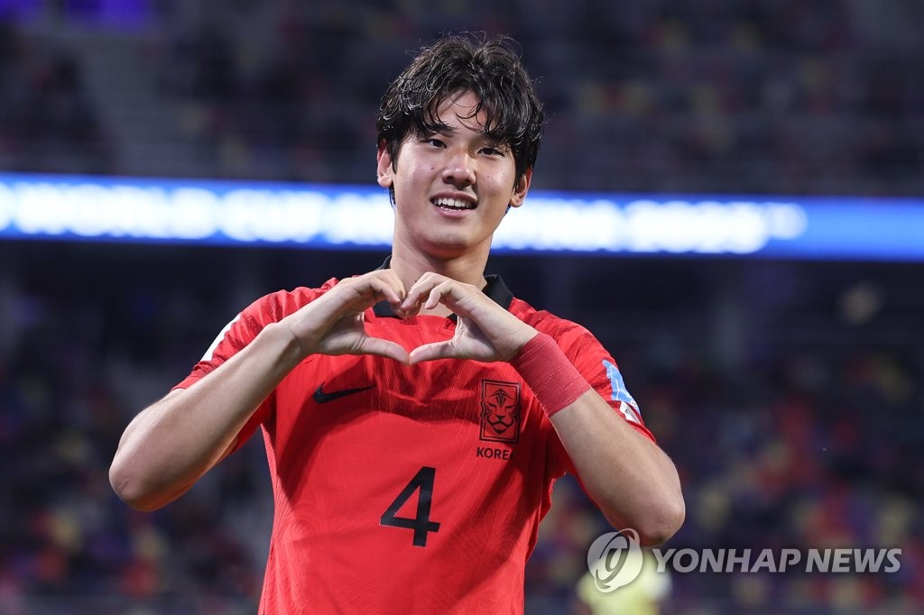 Choi Seok-hyun of South Korea celebrates his goal against Ecuador during the teams' round of 16 match at the FIFA U-20 World Cup at Santiago del Estero Stadium in Santiago del Estero, Argentina, on June 1, 2023. (Yonhap)