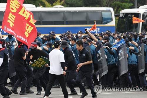 7월 민주노총 총파업 집회에 경찰관 9300명 투입