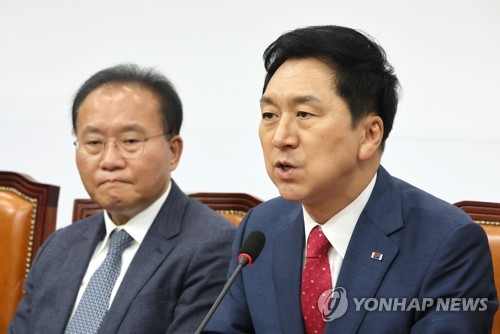 與, 尹 '수능발언' 엄호 "교육부가 잘못 전달해 혼란…엄중경고"(종합)