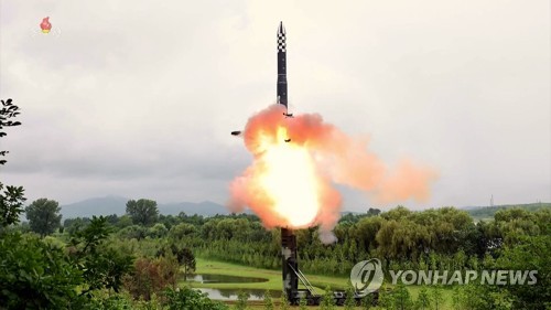 日 "어제 北 ICBM, 4월 발사한 화성-18형과 같은 계열 추정"