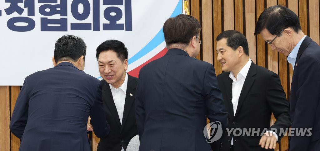 유·보 관리체계 일원화 당정 참석하는 김기현 대표