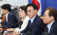 원내대표단 100일 기자간담회에서 발언하는 박광온 원내대표