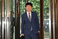 이균용, 가족 보유 비상장주식 재산신고 안해