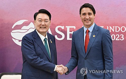尹 "캐나다는 가까운 친구" 트뤼도 "북한 제재 이행 협력"(종합)