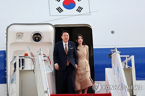 Yoon arrive à New Delhi pour assister au sommet du G20