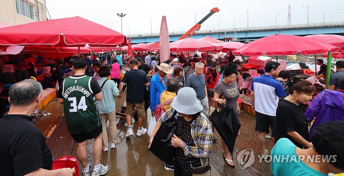 にぎわう水産物祭り