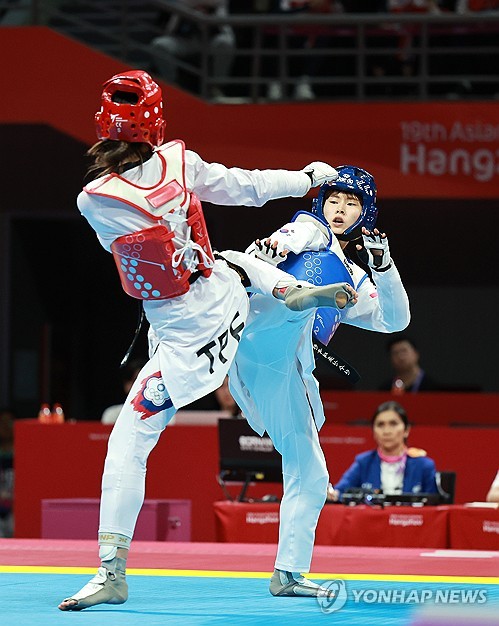 Park Hye-jin wins taekwondo gold