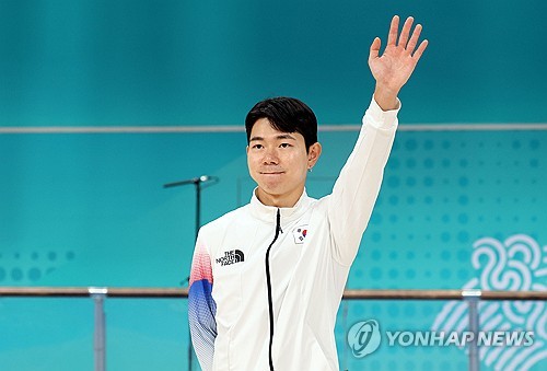 [아시안게임] '0.002초' 차이로 금 놓쳤지만…활짝 웃은 롤러 정철원
