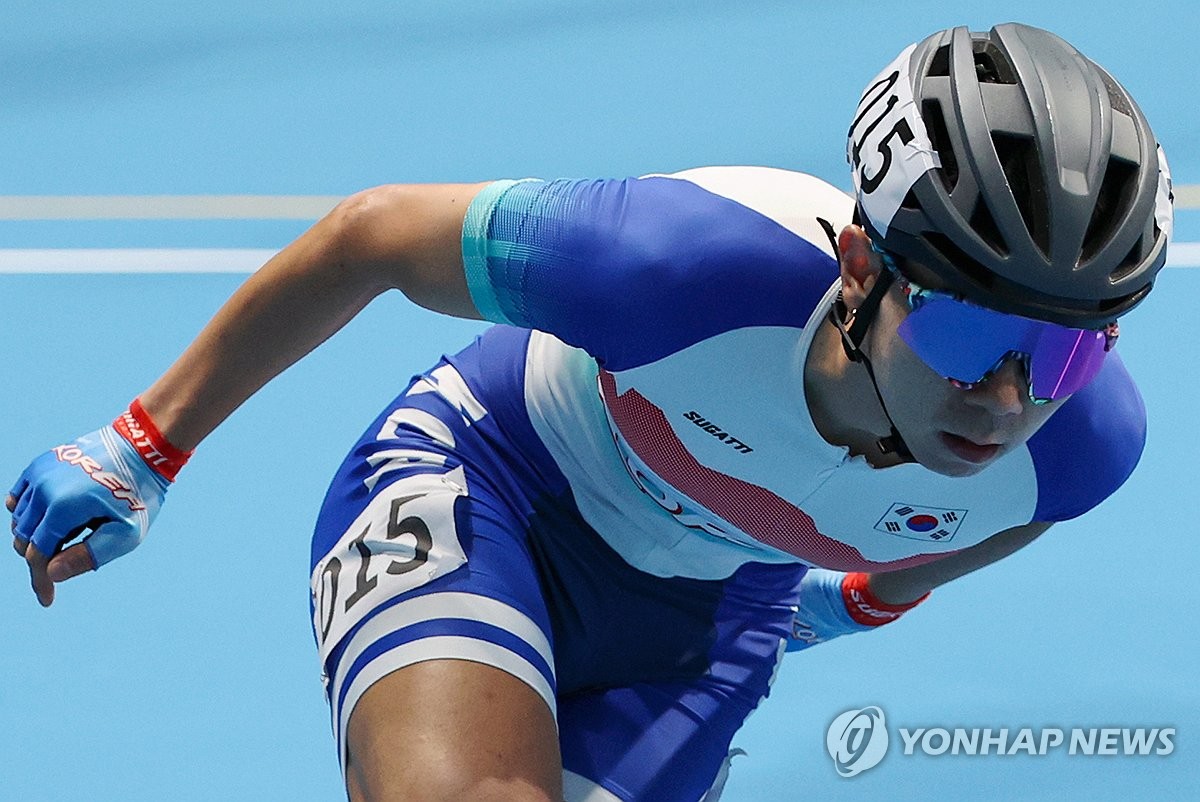 레이스 펼치는 정철원